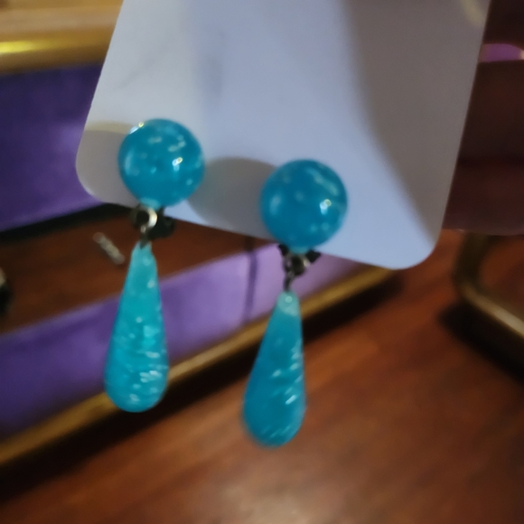 VINTAGE! CLIP ON DROP EARRINGS - Picture 3 of 4
